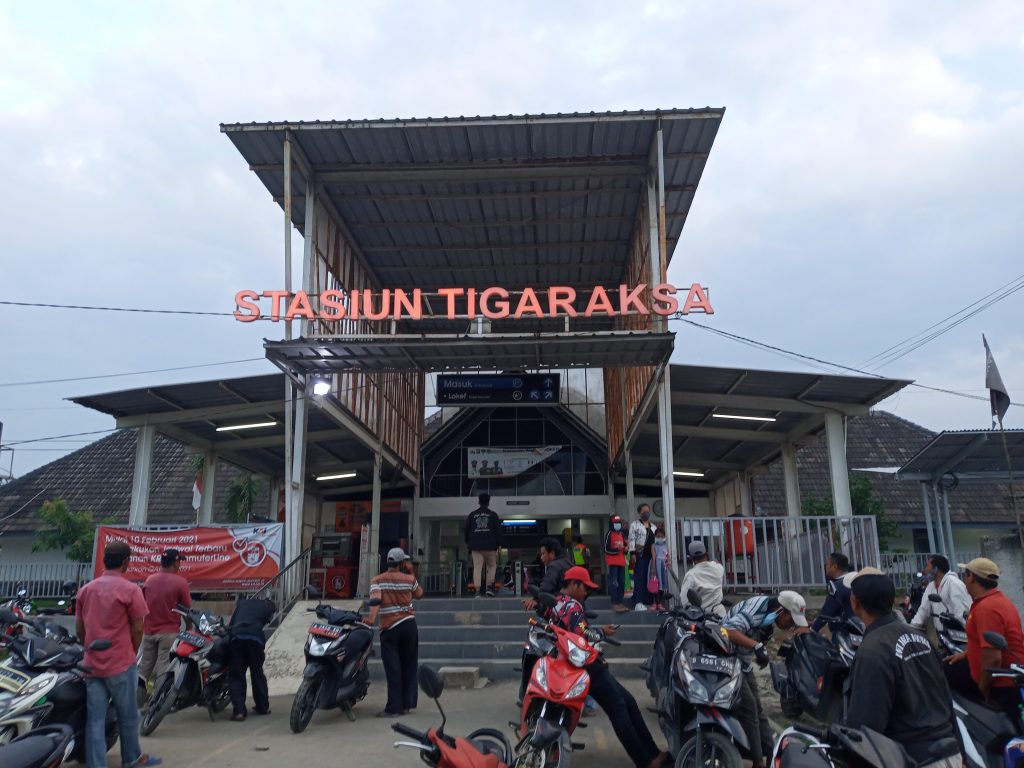 Stasiun Tigaraksa